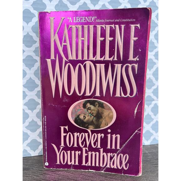 Forever in Your Embrace Kathleen E. Woodiwiss Paperback Book Pre-Loved - Picture 1 of 6